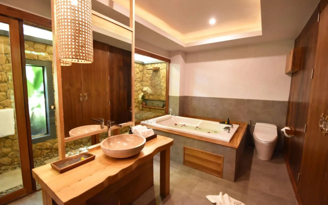 The Nine Thipthara Klongson Resort