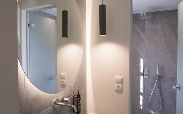 MAKRIS Papigo luxury suites