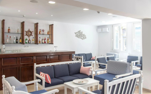 Naiades Marina Hotel