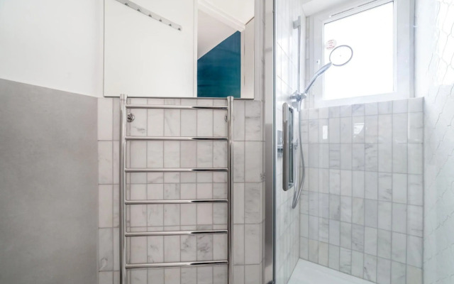 Excellent 3-bed Flat In Elephant & Castle