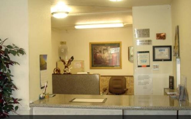 Travel Inn Dekalb