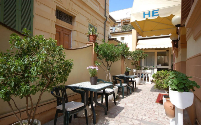 Ely Hotel