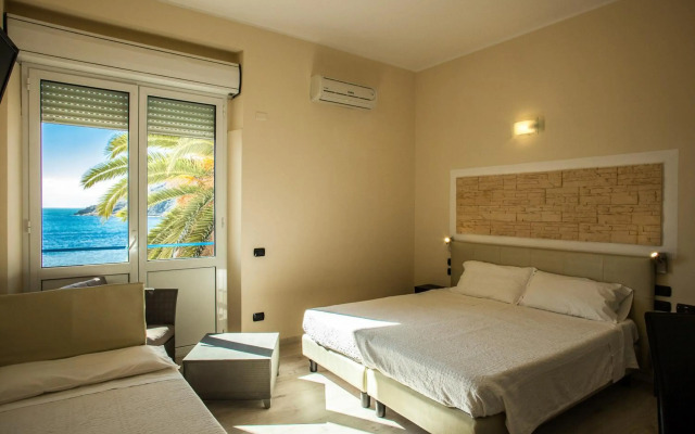 Calamosca Hotel