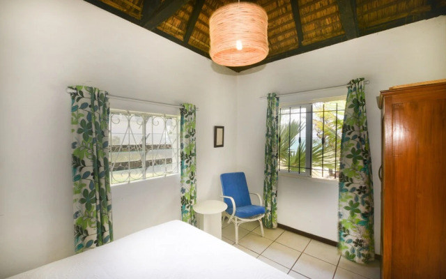 Veloutier Blanc Beachfront Villa by StayMauritius