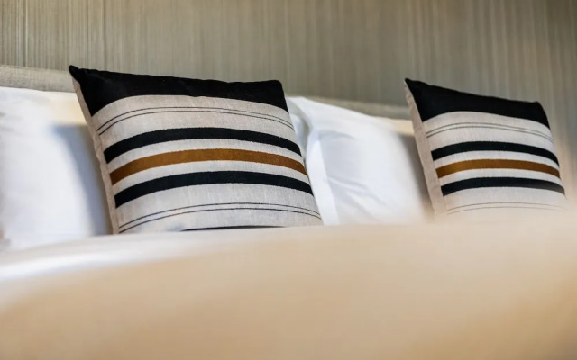 EDEN'S Homes & Villas - Opera Grand