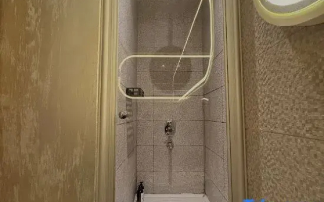 Taksim Square—1BR Deluxe Suite 06
