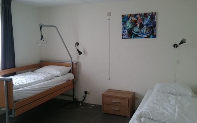 House by Uitgeestermeer With Garden