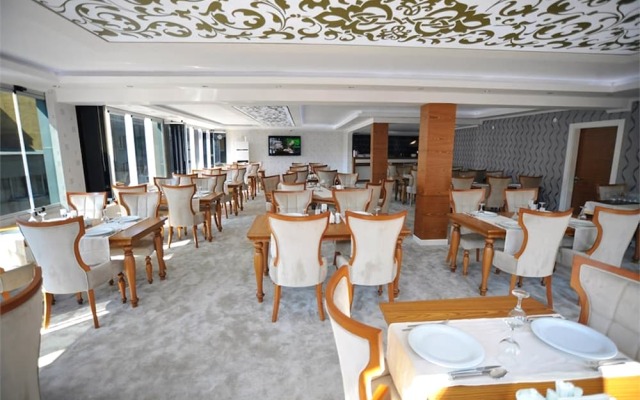 Kast Mahall Hotel