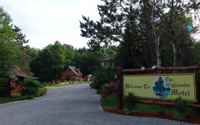The Highlands Motel & Lodge