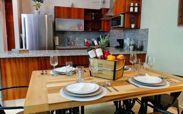 Luxurious & Central Condo In Playa Steps From The Beach