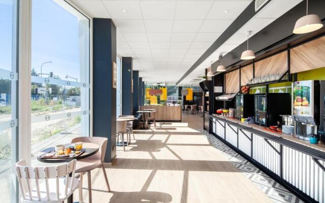 B&B HOTEL MASSY Gare TGV