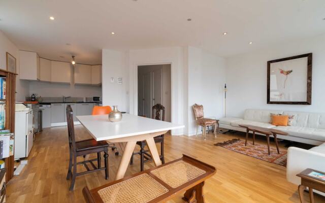 Regent's Canal View Apartment