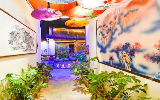 Dongba Hotel Lijiang