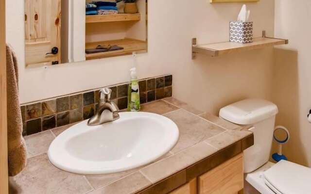 Roslyn Ridge Retreat