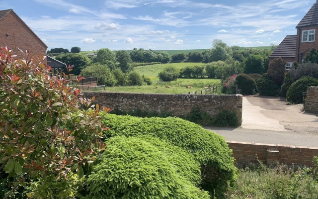 Vale of Belvoir Idilic Country Village Retreat