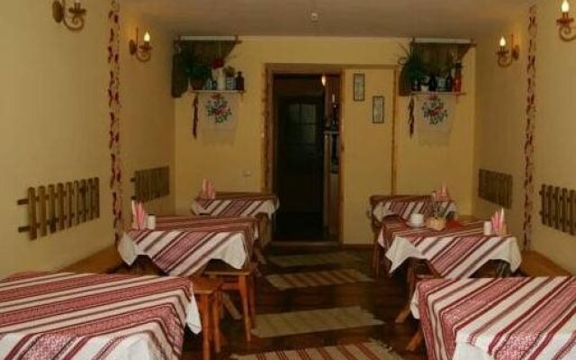 Hotel O'Kiev on Prosvity
