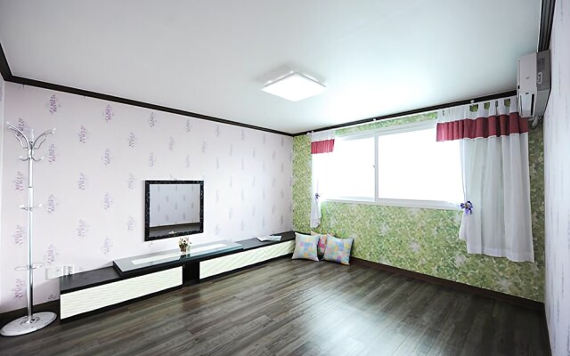 Ganghwa Hwanggeumnoeul Pension