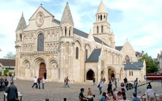 • Bel appartement - centre historique de Poitiers