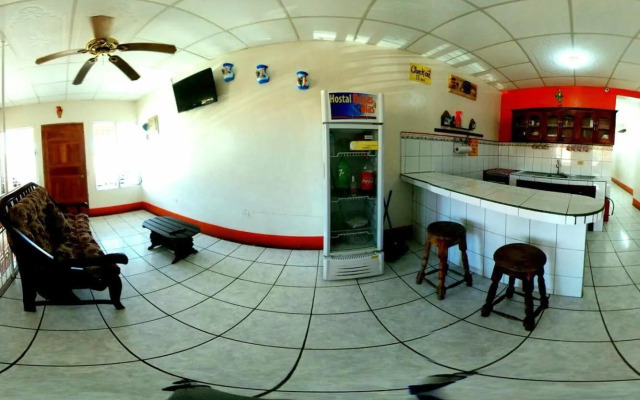 Hostal Brisas y Olas - Hostel