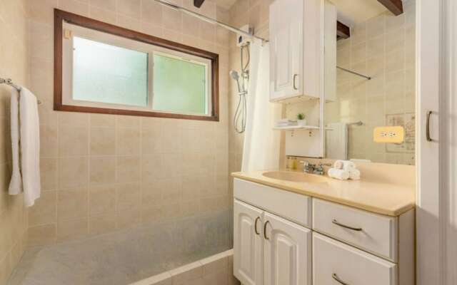 Villa Allegra Family Vacation Home w Pool BBQ