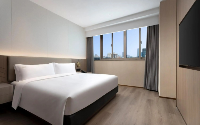 Holiday Inn Shanghai Jing'an by IHG
