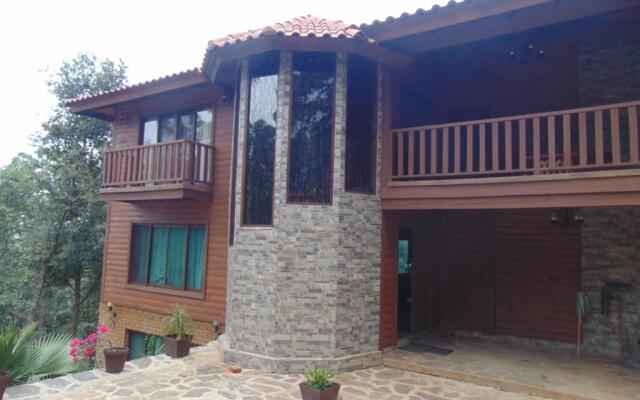 Cabaña dentro del Bosque para 24 Personas