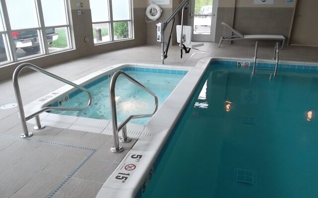 Holiday Inn Express & Suites Columbus - Easton Area by IHG