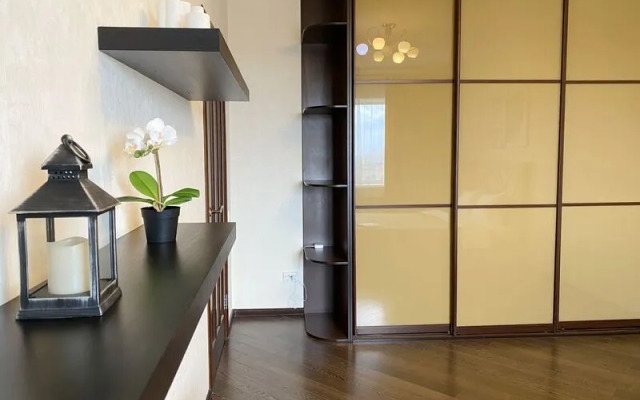 Йо Плейс на улице Восточно-Кругликовская, д. 22