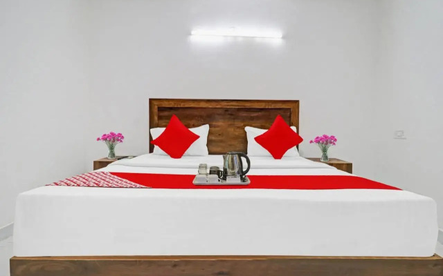 Oyo 90151 Relax Inn Plaza