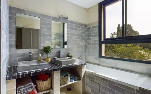 Maison Tarascon, 6 pièces, 8 personnes - FR-1-599-56