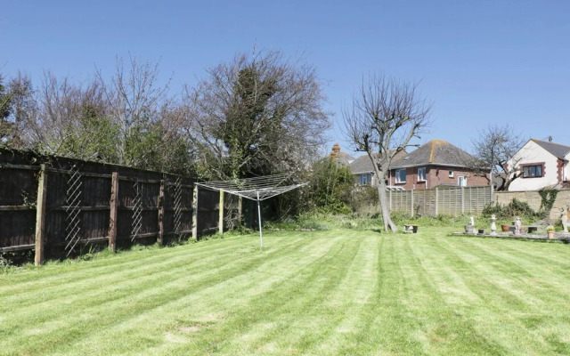 Sunny Gardens