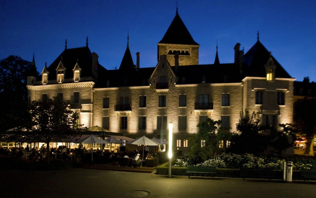 hotelImage