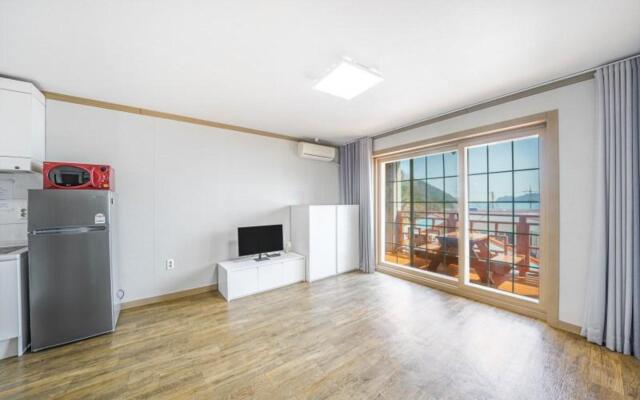Geojedo New Happiness Pension