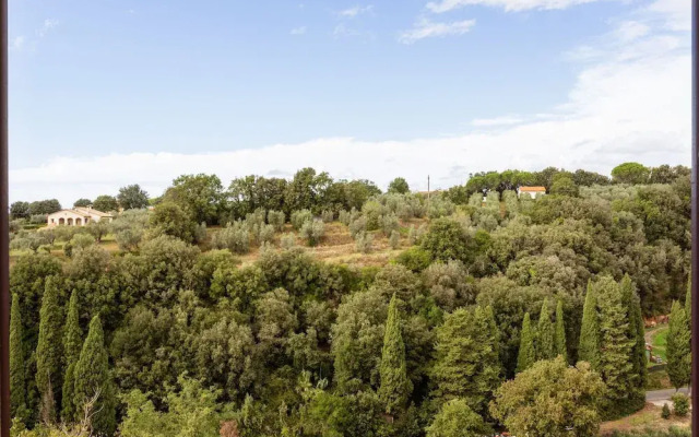 Serene Holiday Home in Bibbona With Balcony & Heating