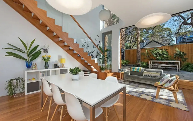 Stunning Family Home 5mins to CBD H332