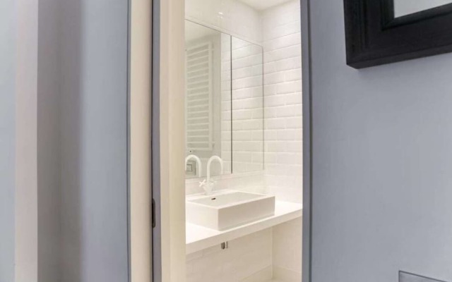 Luxury 2-bed, 2-bath Loft-style Flat in Covent Gdn
