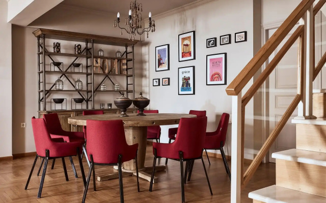 Plaka's Villa with Breathtaking Acropolis View