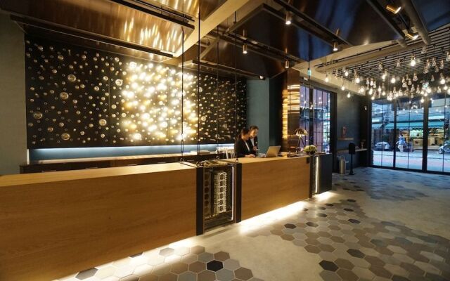 Thinker Hotel