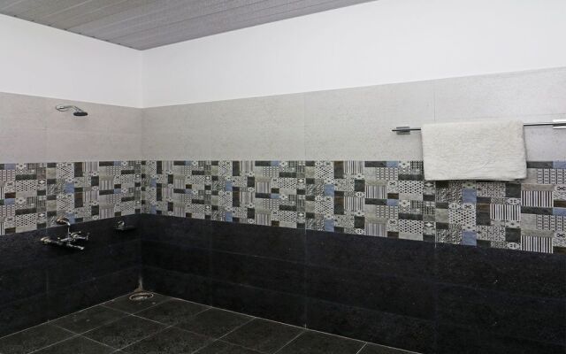 Oyo 13920 Home Spacious Studios Shuru