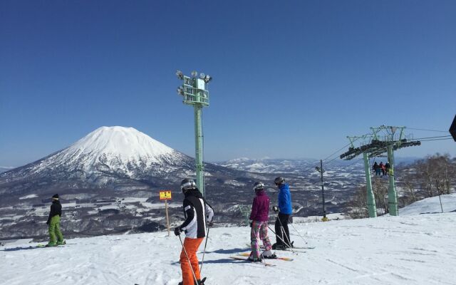Holiday Niseko Ezo Yuki