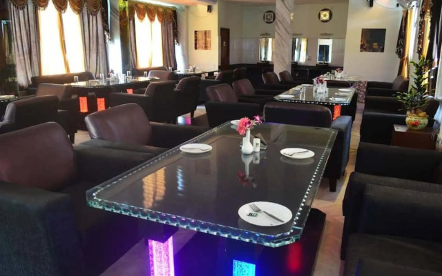 OYO 28157 Hotel Green Field