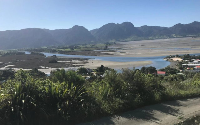 Blue moon – Beach – Golden Bay