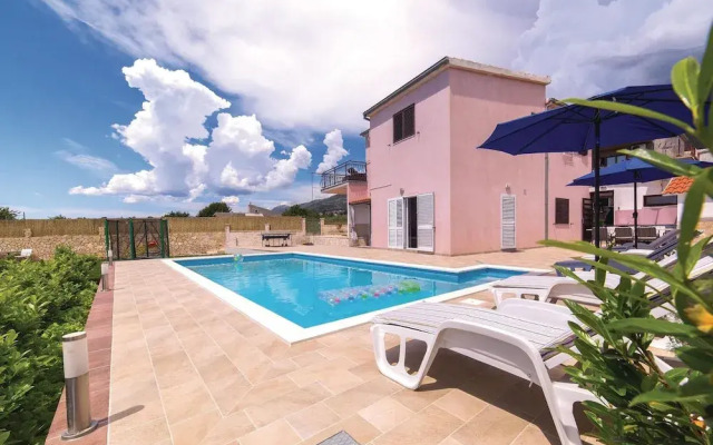 Nice Home in Kastel Sucurac With Wifi and 3 Bedrooms