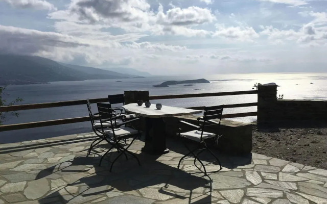Comfortable Villa Near Sea in Andros