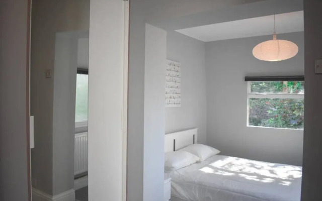 Contemporary 2 Bedroom Flat in Brighton