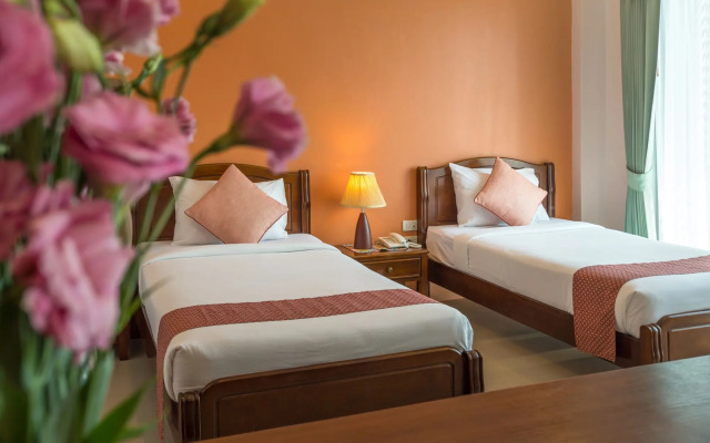 Sripet Hotel