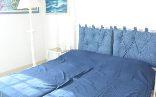 LAURA VILLA - FACING THE SEA - FAVONE Chalet 5