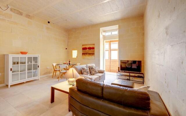 Stylish 2BR Apartment in Valletta