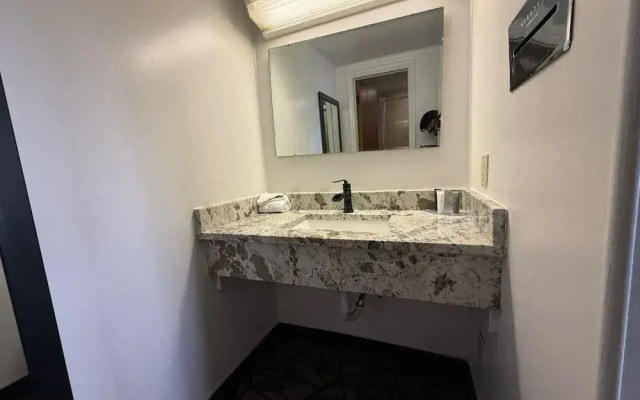 Tomahawk Motor Lodge By OYO Riverton US-26