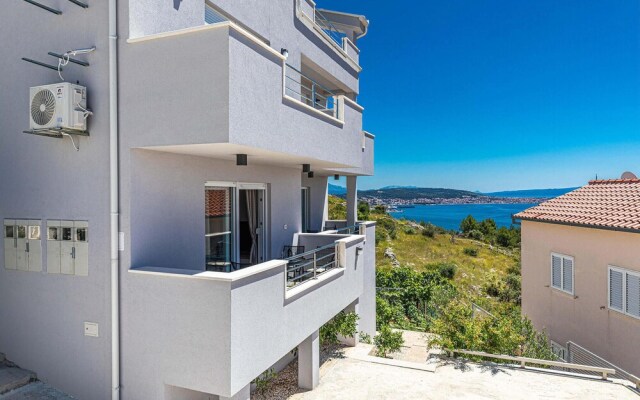 Nice Apartment in Seget Donji With Wifi and 1 Bedrooms